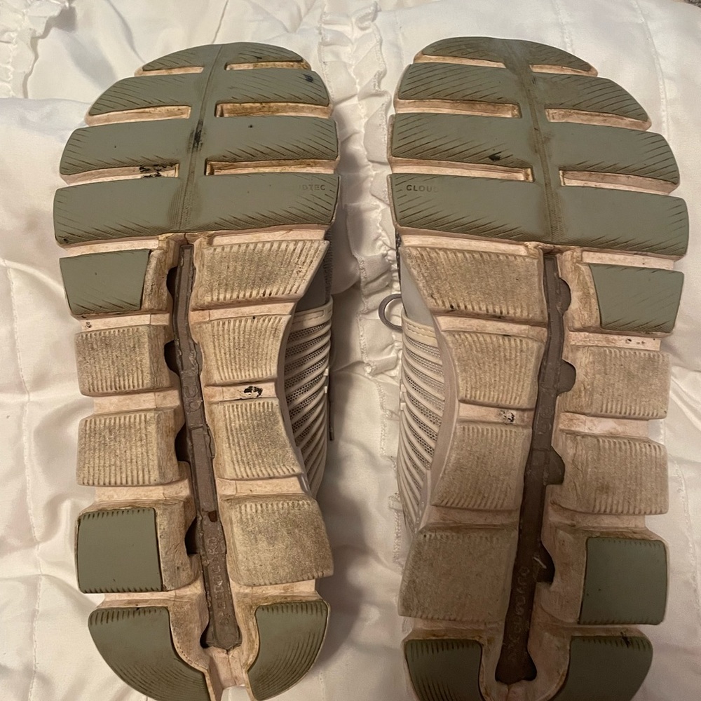 On Running Cloudswift Running Shoes - image 5